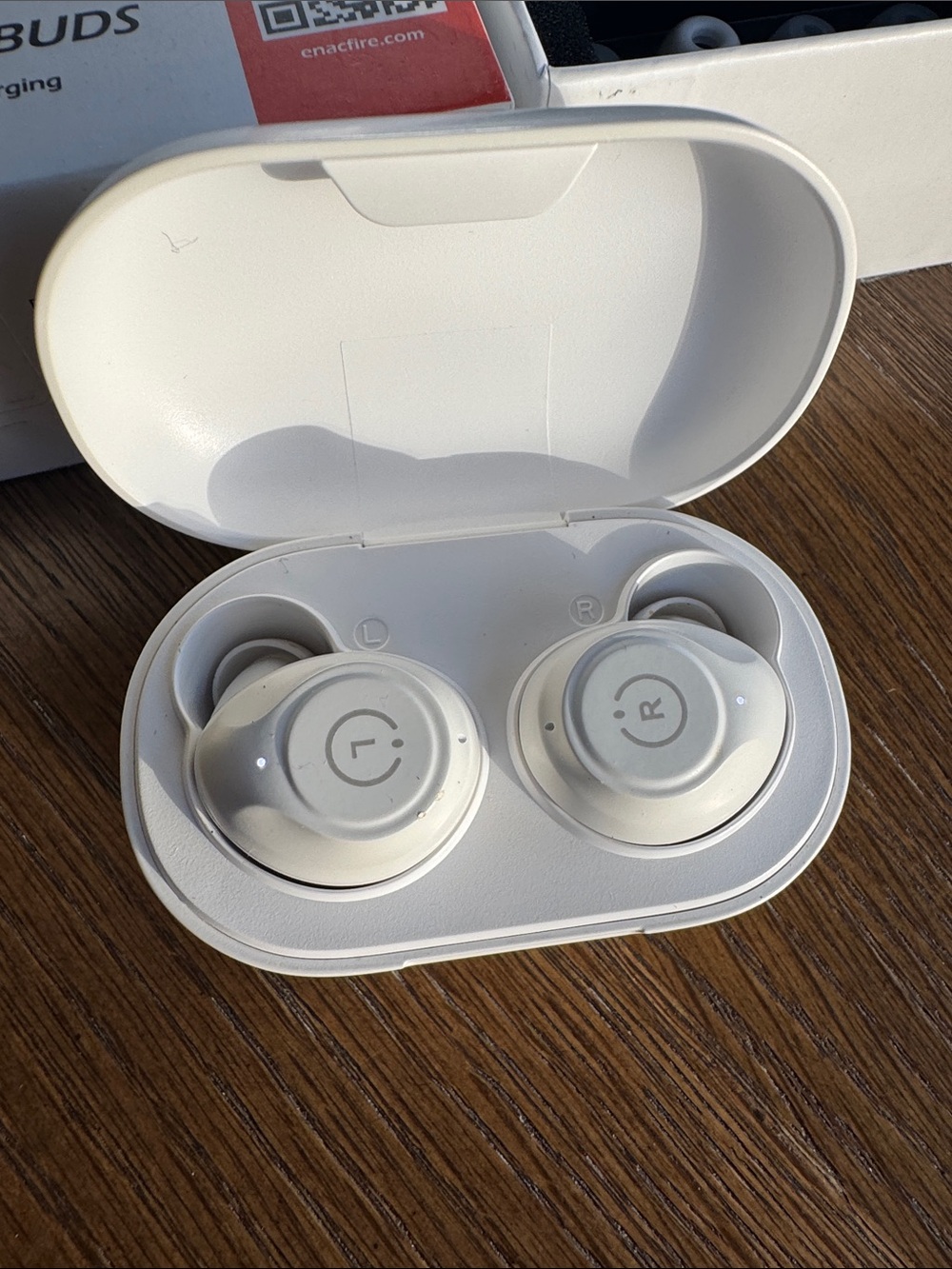 Enacfire E60 Wireless Sport Earbuds - Picture 3 of 12